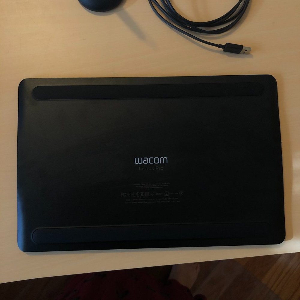 Wacom Intuos Pro-medium - Picture 8 of 10